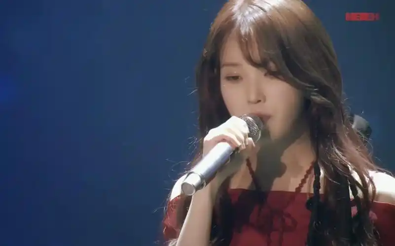 iu 李知恩 《love wins all》舞台 (演唱会)