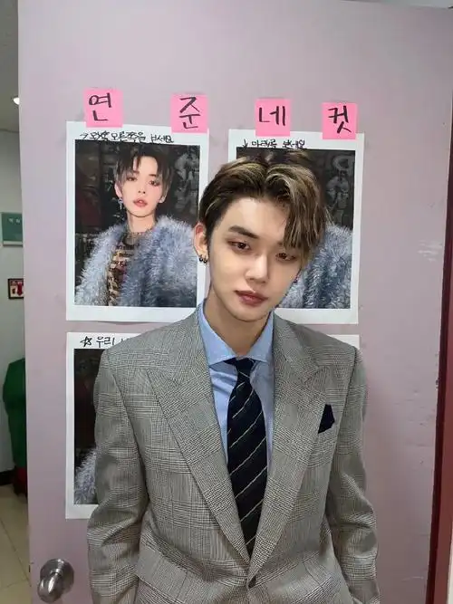 s child7815  p5-8:with my brother sister  最后一张超可爱>