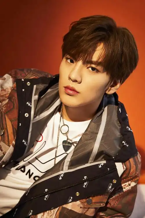 微距创意修图-乐华七子毕雯珺