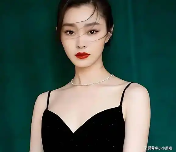 身材炸裂的宋轶,成熟性感妩媚动人,让人无法移开视线!_魅力_皮肤_气质