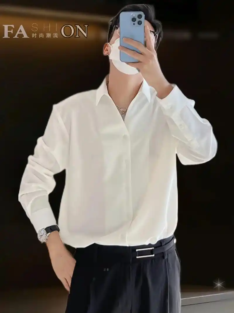开春穿搭,一件百搭的白衬衫来了.兄弟们,给大家推荐一款帅的掉 - 抖音