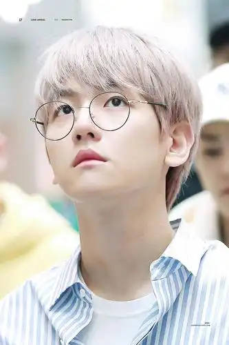 【考古】没有眼妆的边伯贤(多图)