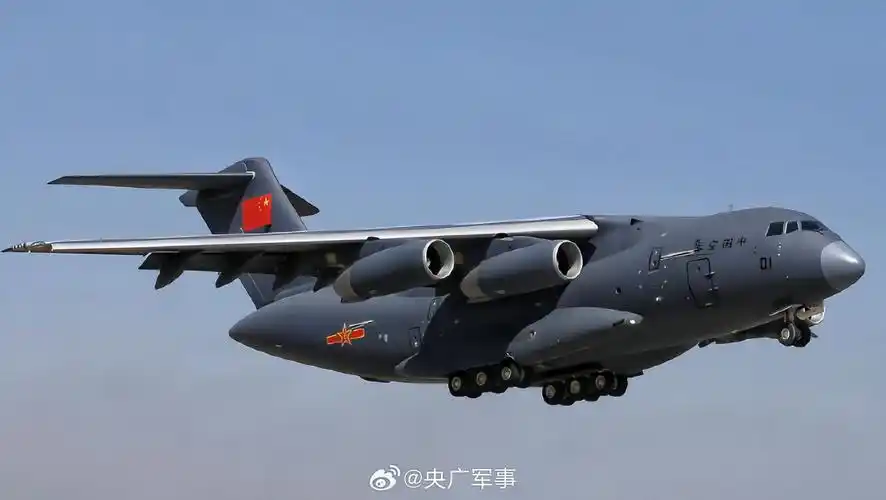 11年前的今天,2013年1月26日,我国自主研制的大型军用运输机运-20成功