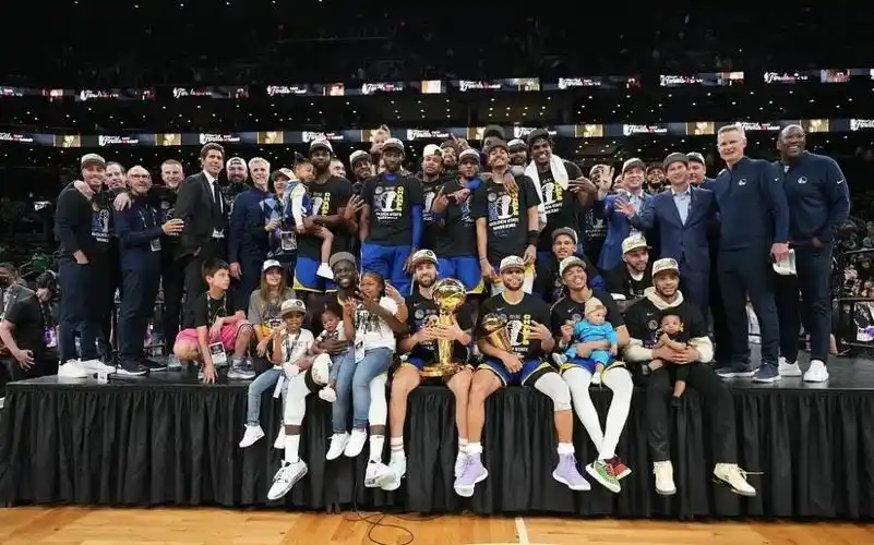 走近勇士老板只想赢球尽管勇士接下来两年每赛季工资支出都将超过4亿