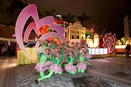 澳门旅游局派出以「感受澳门 动容时刻」的主题花车及表演队伍参与