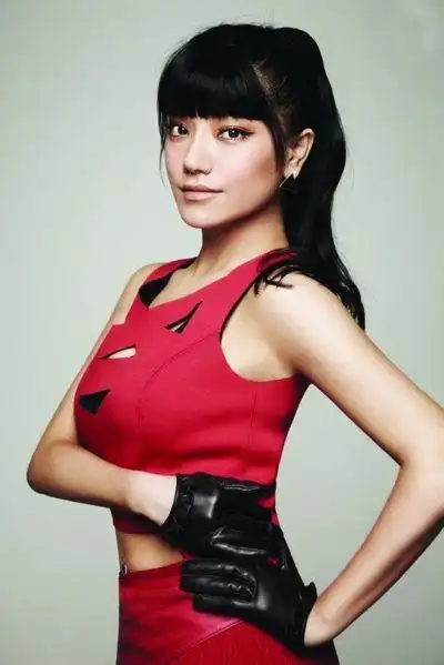 超女三届冠军现身大师姐齐聚快男舞台