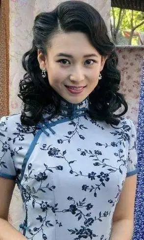 原创原创家有儿女第三部中的小雪如今变成性感御姐当真女大18变