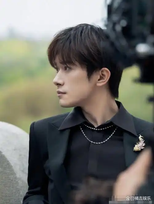 今天,时代少年团在微博上发文祝福千玺师兄生日快乐,让我们一起感受