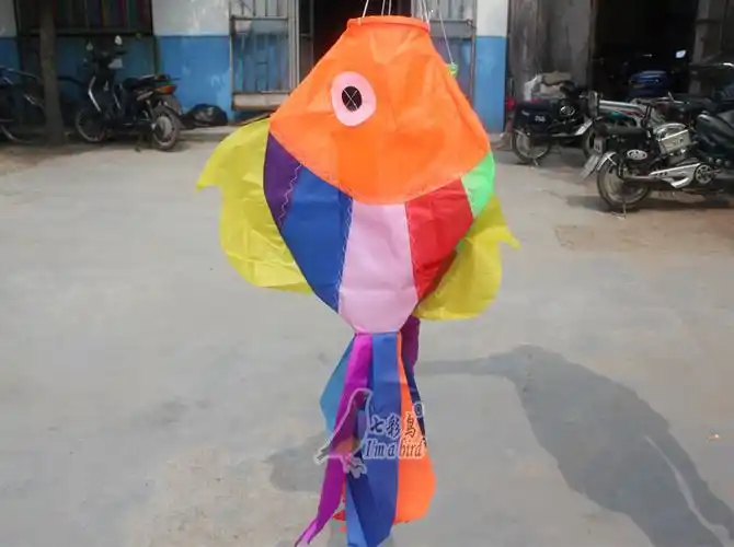 风筒潍坊风筝鱼风筒布拼工艺造型形象可爱多彩风筝