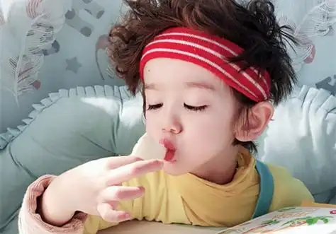 帮忙包装办香港信用卡可以吗-可爱帅气周嘉诚图片_超帅气的jackson