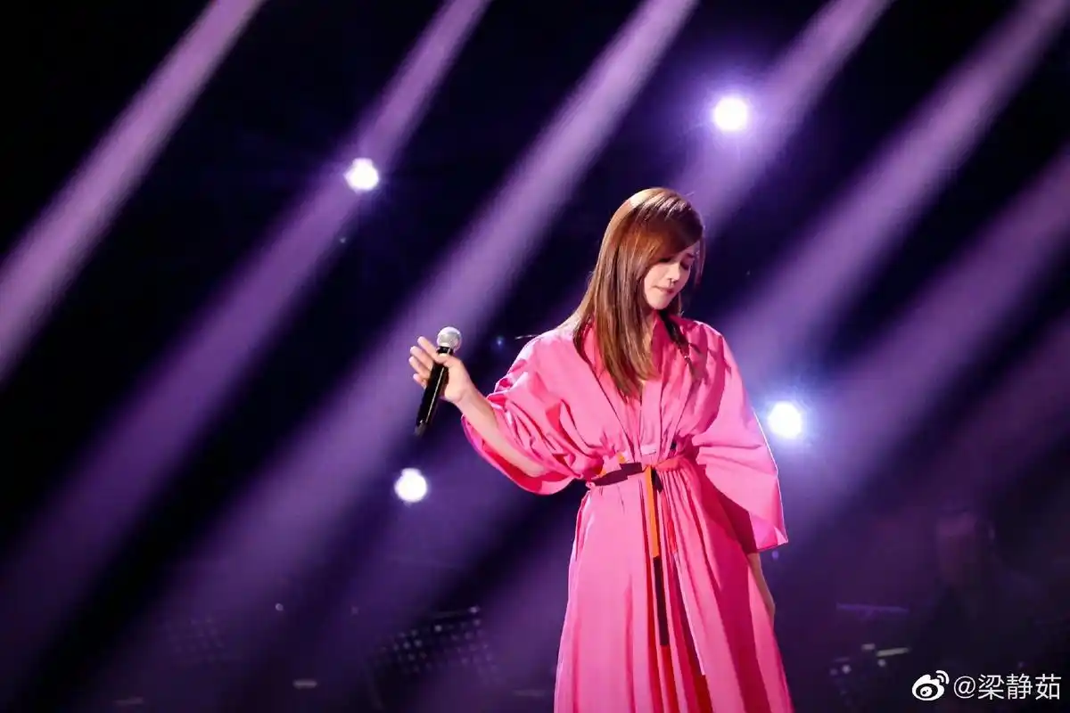 梁静茹演唱会观众齐喊开空调沈阳场馆方回应