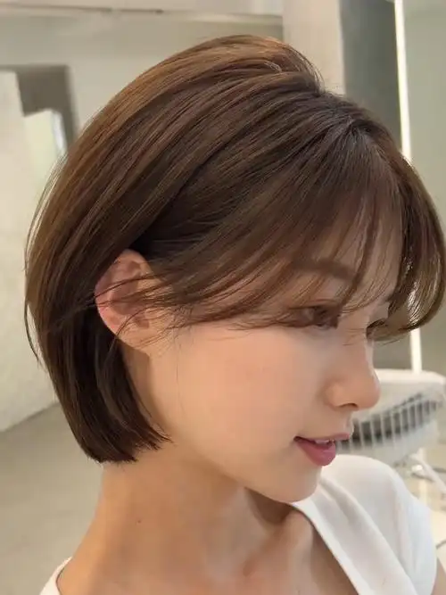 别找了75头发帖发量少的女生必剪的短发