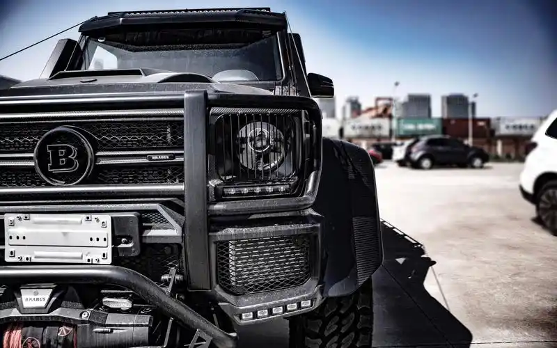 巴博斯g5504x405性能最强大的越野车之一涉水深度可达1米外观简直就