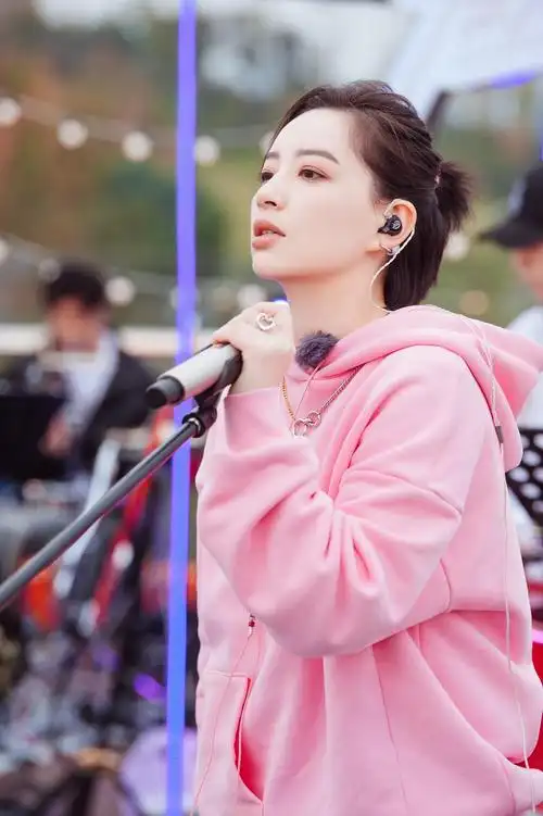 【投票】你希望李斯丹妮lsdn天团的哪位团员出席双.