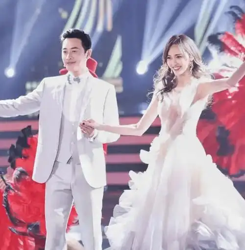 有种"整容"叫罗晋结婚,唐嫣甜美如初,他却像变了个人