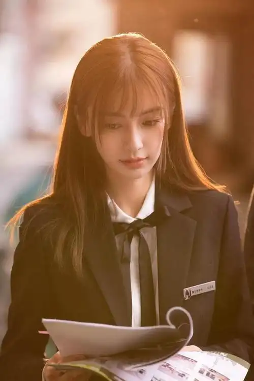 齐刘海重新回潮,舒淇杨幂热巴谁打动了你的少女心?