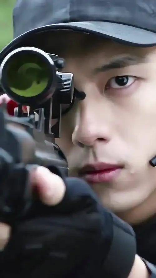 李现军装太帅了吧,这个男人自带军人气质,爱了