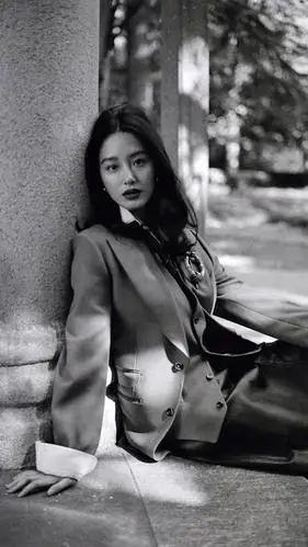 知性优雅御姐杨采钰霸气惊艳迷人写真