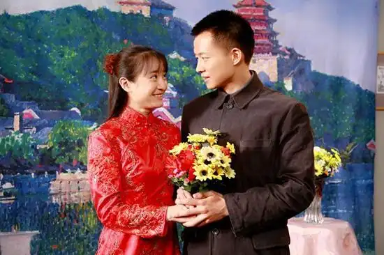 《爱你一生》卫视热播 唐曾讲述曾经的擦肩而过