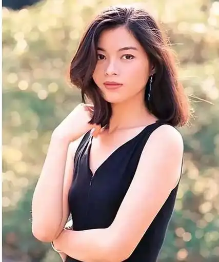 因阿朱走红被泼脏水后退圈改卖保险现状怎么样了