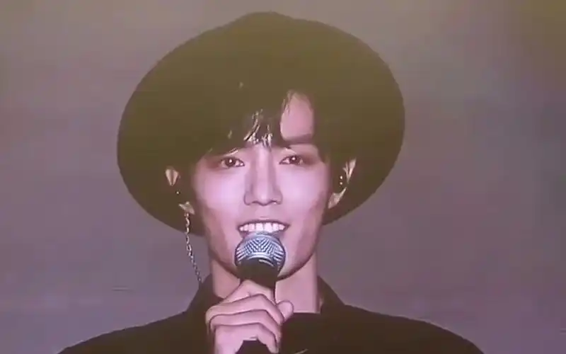 《陈情令》火到泰国,肖战王一博深情对唱,台下女孩直接疯狂!