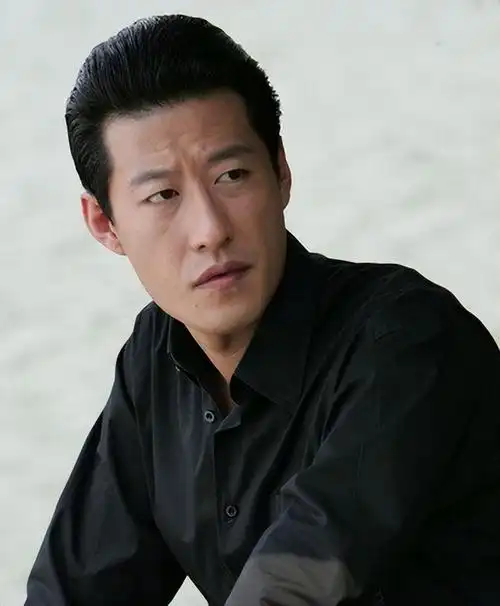 于震个人资料 于震简历个人资料简介 - 星星快文