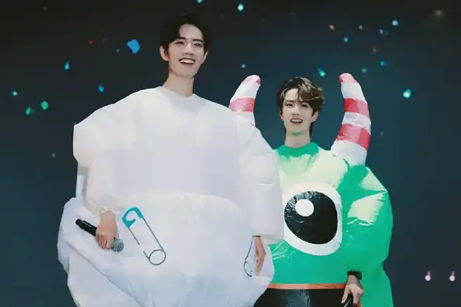 博君一肖超话0392#博君一肖#博肖陈情令泰国见面会双人造型合集