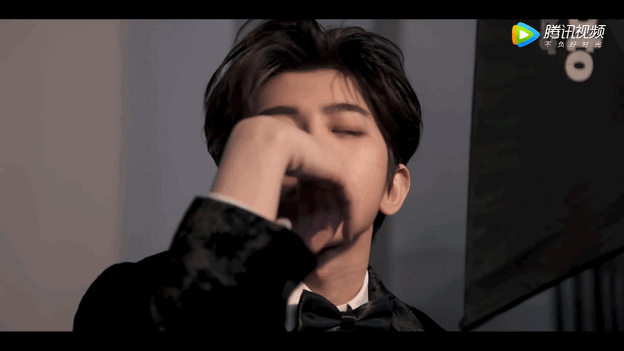 蔡徐坤动图 - 堆糖,美图壁纸兴趣社区