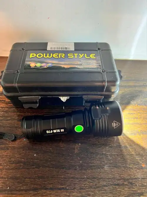 led可充电手电筒高流明超亮双电源防水