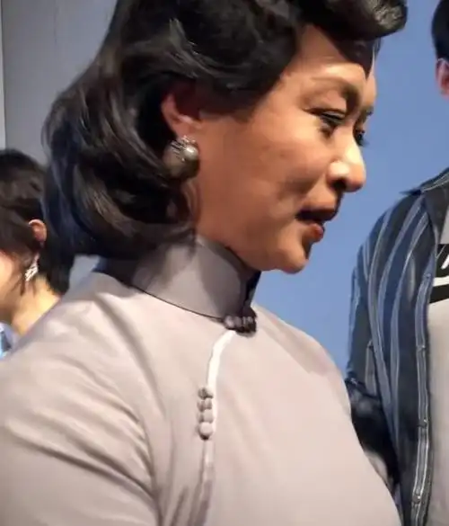 金星近照曝光,因停吃激素药后,身材和脸型发生变化,网友:明显