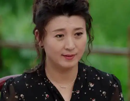 乡村爱情16谢大脚由闫学晶出演本尊终于回应网友太实诚