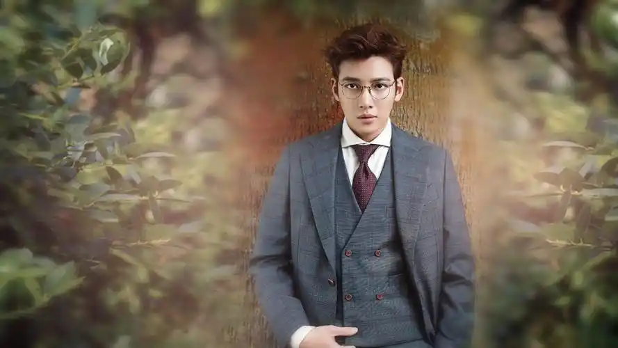 帅气池昌旭高清壁纸_新晋男神池昌旭