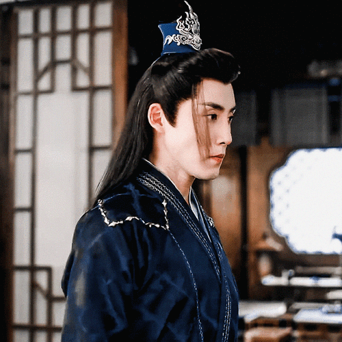 张睿仪态#张睿仪态真的绝了,是罗成将军啊.