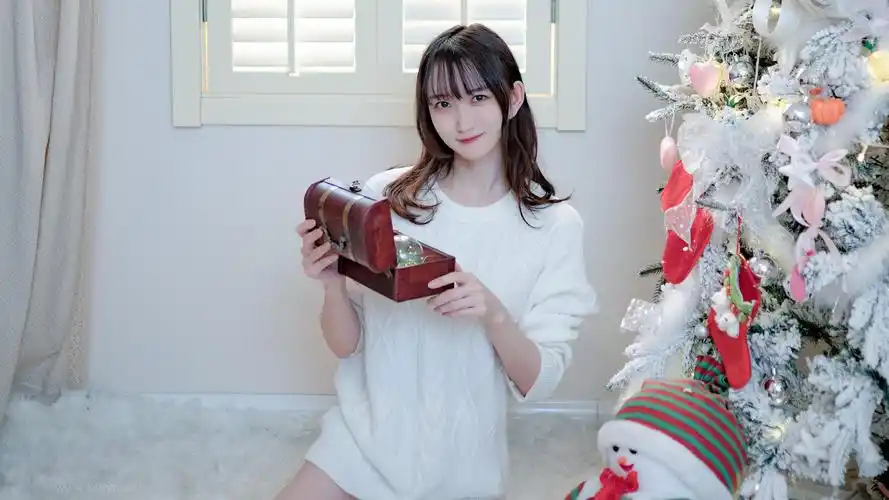 白色圣诞节美女主题写真-美女壁纸 - 壁纸家