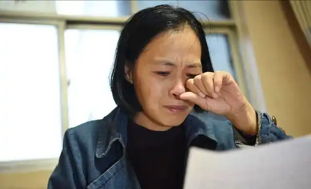 两兄弟患病哥哥离家出走留下封信母亲感动地哭了