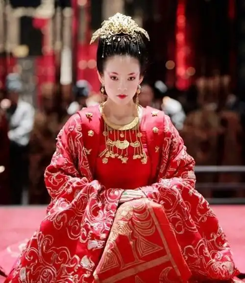 红色古装夜宴章子怡王后