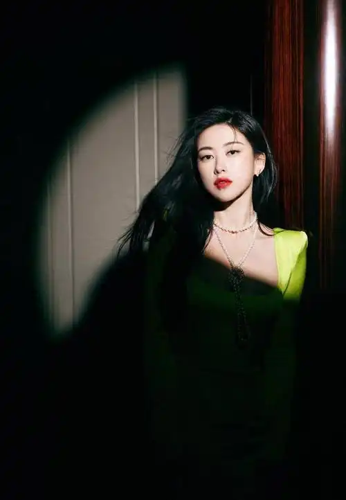 朱珠惊艳亮相!穿越时光的魅力,女神引发网友狂欢