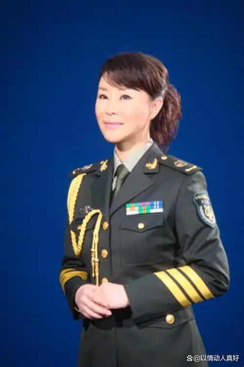 军旅歌唱家中,李丹阳,祖海都未婚单身,她嫁年轻科学家生双胞胎