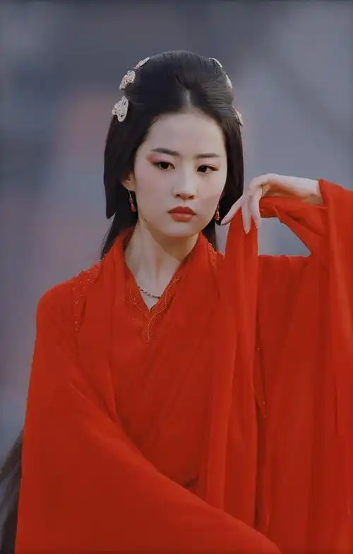 《铜雀台》中的刘亦菲,翩若惊鸿,美得让人惊艳