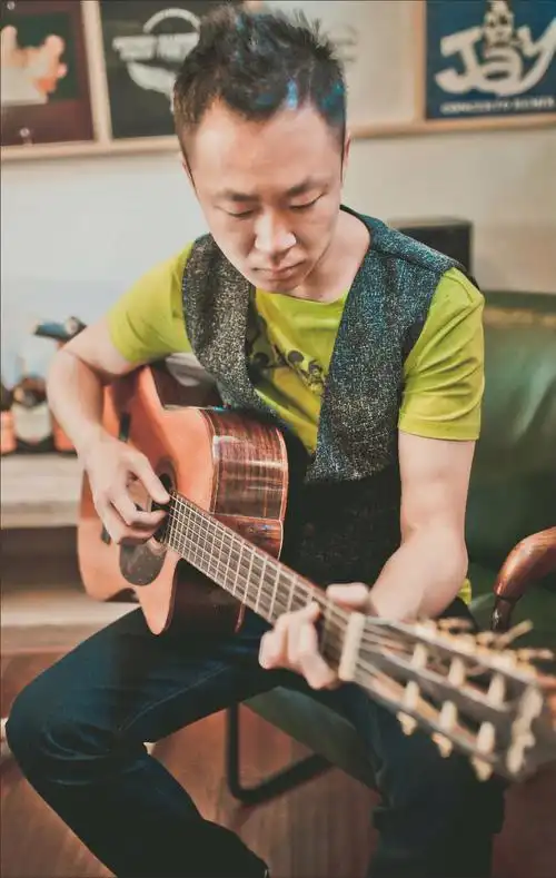 p>夏天播放是一支原创型中国内地乐队,成立于2013年5月4日(青年节)