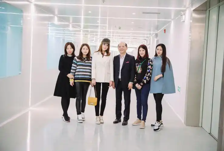 白皙品牌执行总裁张亦菲带领海外项目组参观彭氏惠州产业园