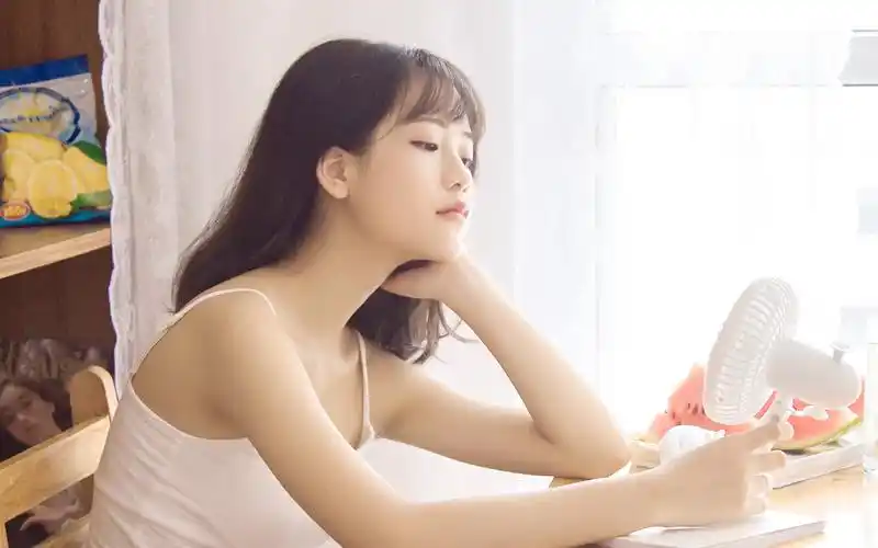 非主流性感美女私房写真桌面壁纸