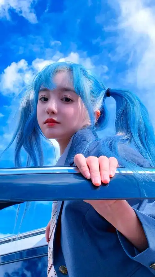 这三个蓝发小姐姐,你喜欢第几个?