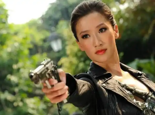 即将回港?谢婷婷国外秘密生女2年,突然发文称想念84岁老父谢贤