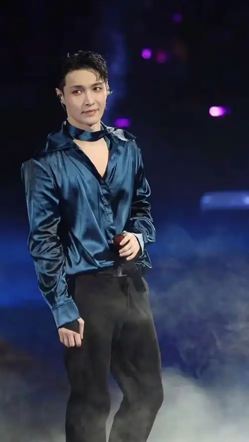 张艺兴演唱会《forever love》高清完整版,帅气封神名场面