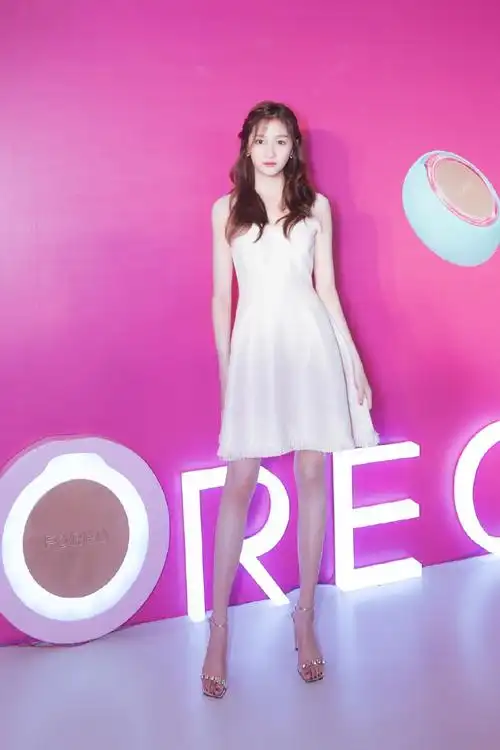 明星美脚玉足网_专注艺人明星美脚玉足美足的图片视频网站