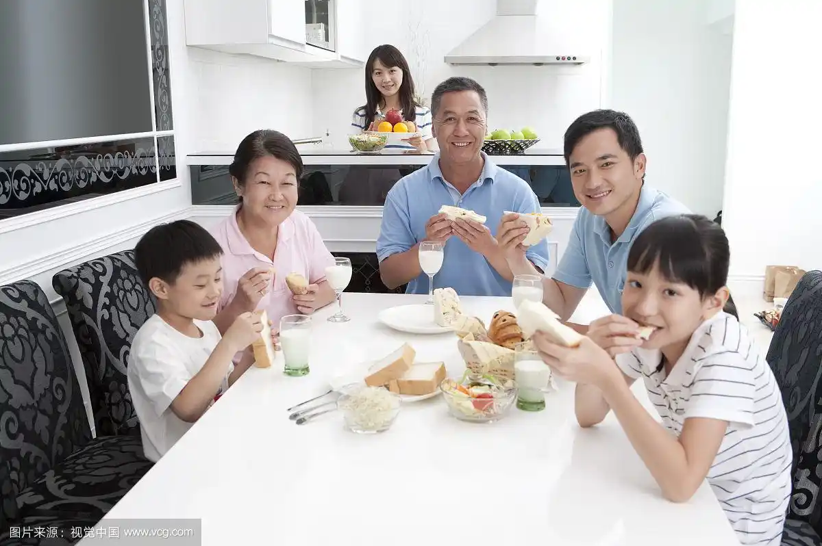 用餐,三代同堂