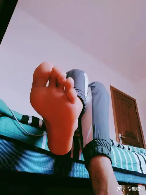 男生的脚为什那么大 ?(放一张自己的)? - 知乎