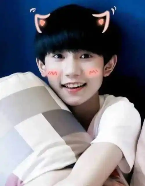 王俊凯十六岁精致,王源十六岁可爱,看见易烊千玺:一眼沦陷_网友_时候