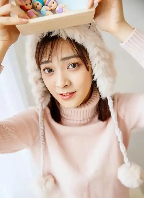 清纯大眼美女可爱甜美生活照